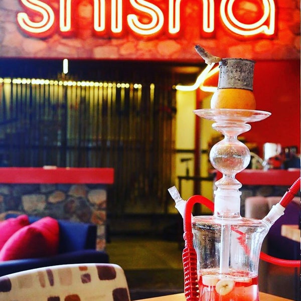 6/10/2019 tarihinde Shisha Ç.ziyaretçi tarafından Shisha Cafe &amp; Bistro'de çekilen fotoğraf
