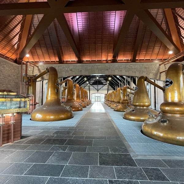 Photo taken at Glenfiddich Distillery by Ana R. on 4/10/2022