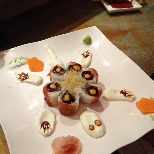 Снимок сделан в Koko Sushi Bar &amp; Lounge пользователем Olga V. 11/30/2012