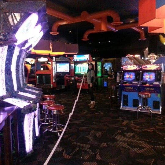 Photo taken at Dave &amp; Buster&#39;s by Valeria S. on 2/1/2013