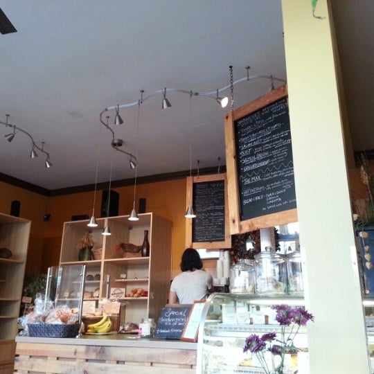 รูปภาพถ่ายที่ café UB โดย Angel I. เมื่อ 1/26/2013