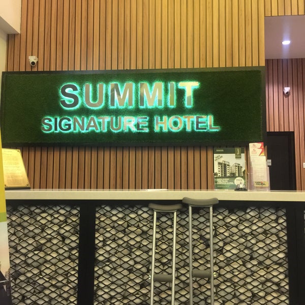 Summit signature hotel slim river