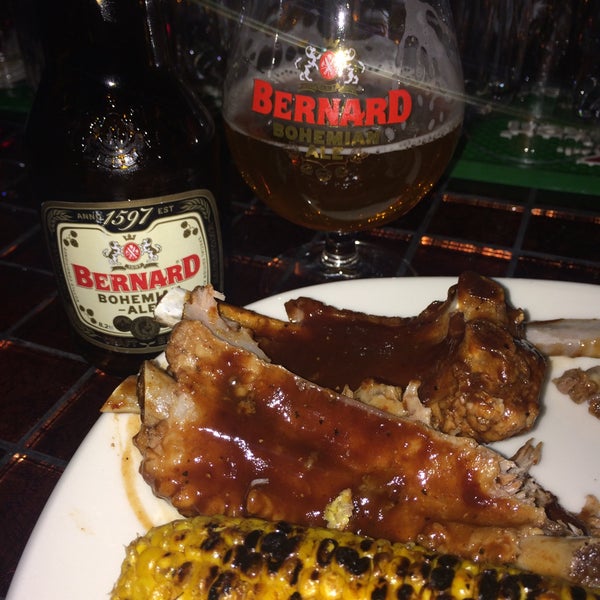 Photo taken at Kingbuffalo Wings·Rock·Beer by Gerry C. on 2/4/2015