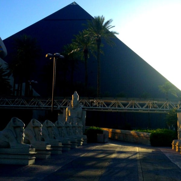 Foto tirada no(a) Luxor Hotel &amp; Casino por Tangmotualek S. em 5/2/2013