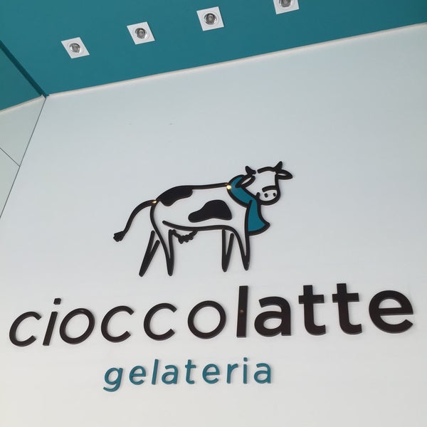 Photo taken at Cioccolatte Gelateria by Dyego V. on 3/7/2015