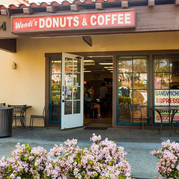 รูปภาพถ่ายที่ Wendi&#39;s Donuts โดย Wendi&#39;s Donuts เมื่อ 4/26/2017