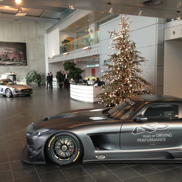 12/19/2012 tarihinde Carl V.ziyaretçi tarafından Mercedes-AMG GmbH'de çekilen fotoğraf