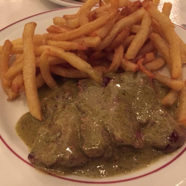 I think the reasons to come here is to taste the Steak n Fries, which originally from their Paris a steak lavishly covered with their signature sauce, also goes well with the fries