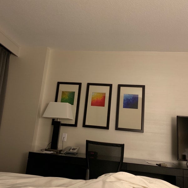 Foto diambil di Radisson Hotel Vancouver Airport oleh Yvonne T. pada 2/22/2019