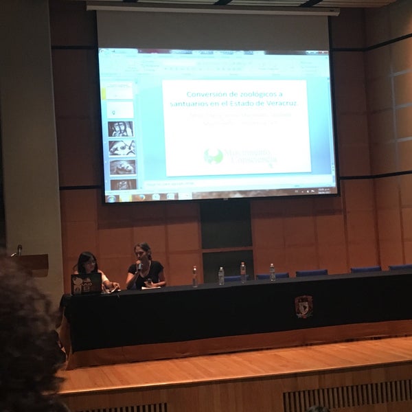 รูปภาพถ่ายที่ Facultad de Ciencias, UNAM โดย Monica C. เมื่อ 4/4/2017