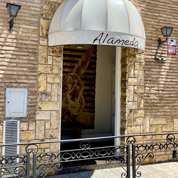Foto diambil di Restaurante Alameda oleh Alvaro M. pada 5/31/2022