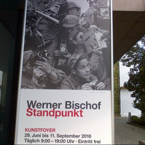 Photo taken at Kunstfoyer der Versicherungskammer Kulturstiftung by Helmut on 9/3/2016
