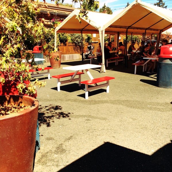 Mississippi Marketplace 4233 N Mississippi Ave