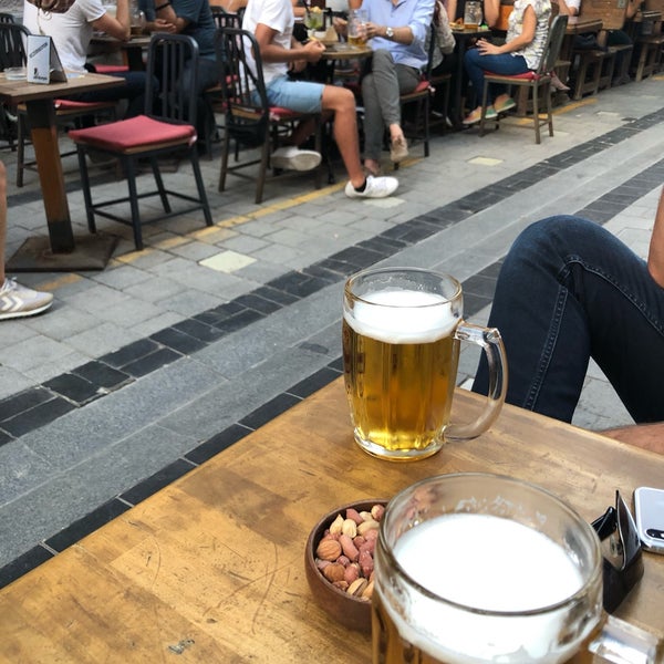 Photo taken at Sardunya Cafe &amp; Bar by 𝓐,𝓨𝓘𝓛𝓜𝓐𝓩 on 8/20/2019