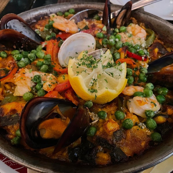 Paella, tapas and dessert all on point. A gem in Midtown East.
