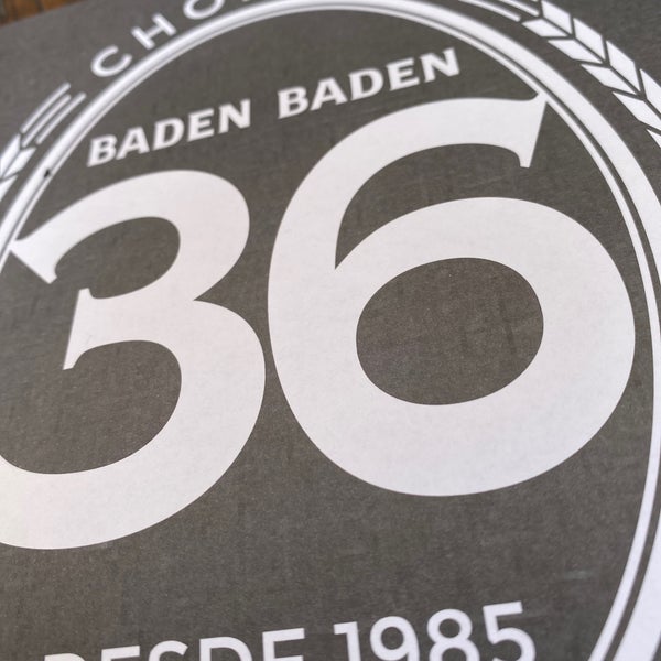 Foto tirada no(a) Baden Baden por T V. em 11/13/2021