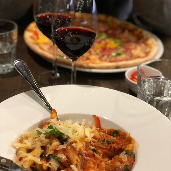 Pizza & Pasta Factory Staré Město 55 tips de 2060 visitantes