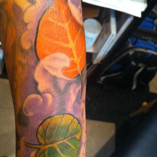 10/26/2012にSara P.がSol Tribe Tattooで撮った写真