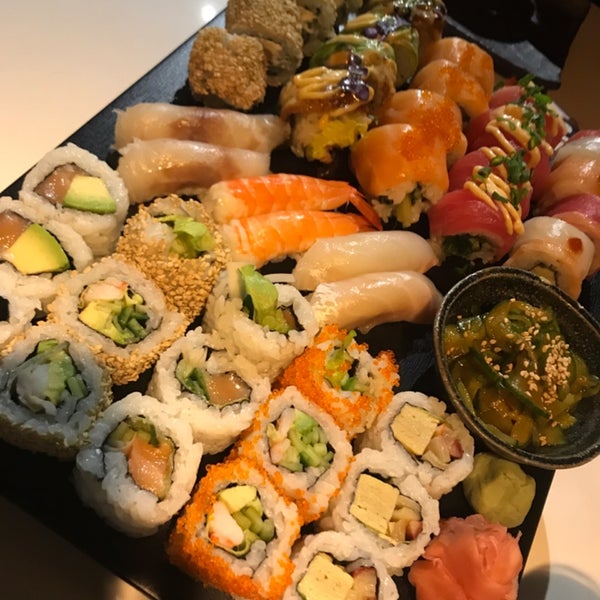 Снимок сделан в Edo Sushi пользователем Anca M. 3/9/2019