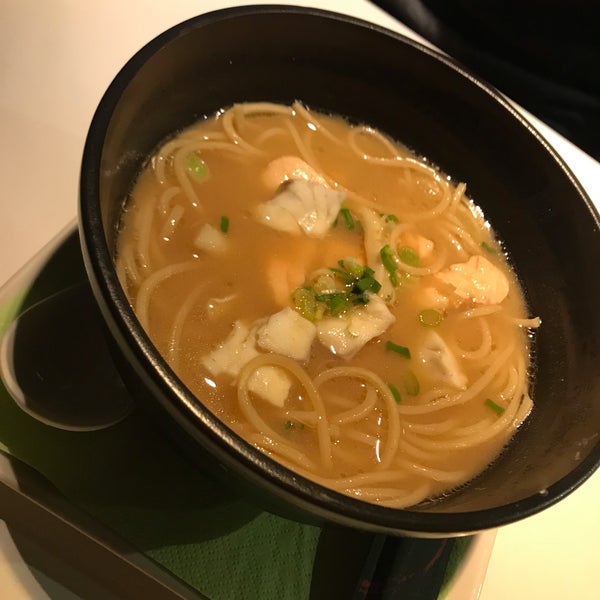 Foto tomada en Edo Sushi  por Anca M. el 11/30/2018