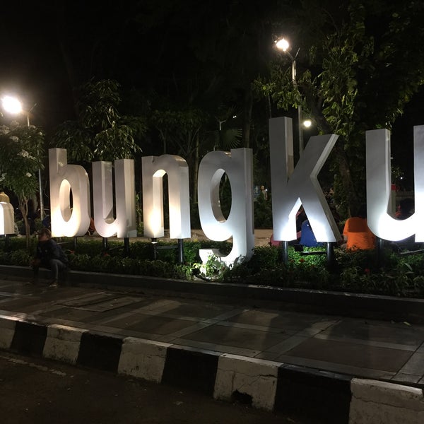 Foto tomada en Taman Bungkul  por Ichwan N. el 7/12/2018