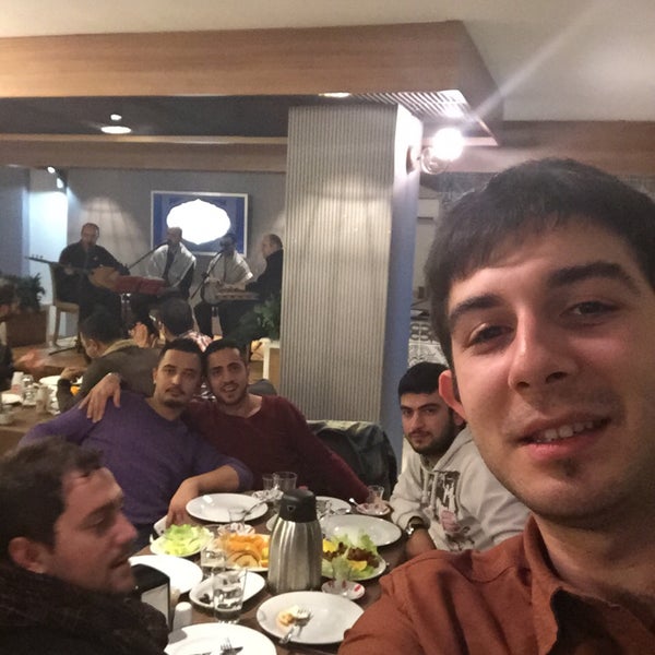 Снимок сделан в Cağ Kebabı Yavuz Usta пользователем Rıdvan D. 1/17/2015