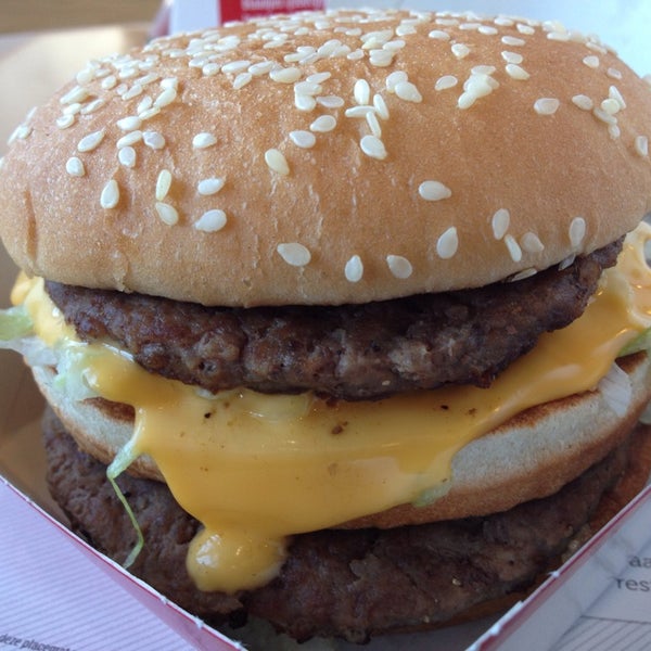 รูปภาพถ่ายที่ McDonald&#39;s โดย Carny เมื่อ 9/2/2013