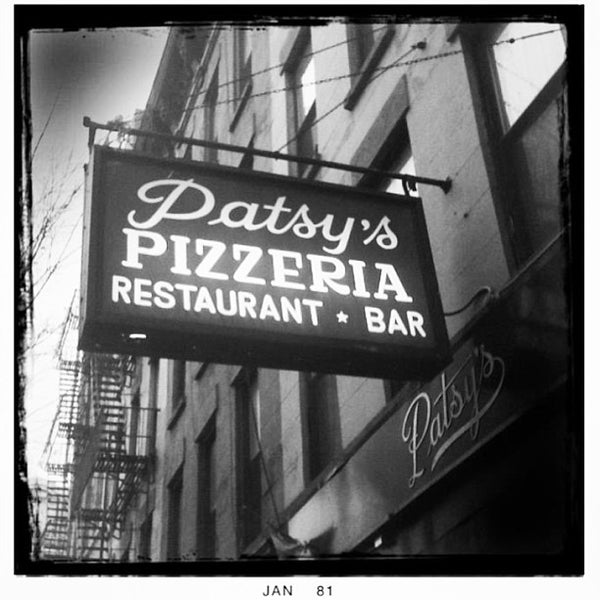 Снимок сделан в Patsy&#39;s Pizza - East Harlem пользователем Patsy&#39;s P. 4/18/2013