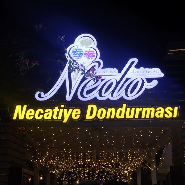 Das Foto wurde bei Nedo Dondurma Bahçesi von Sevinç am 8/29/2021 aufgenommen