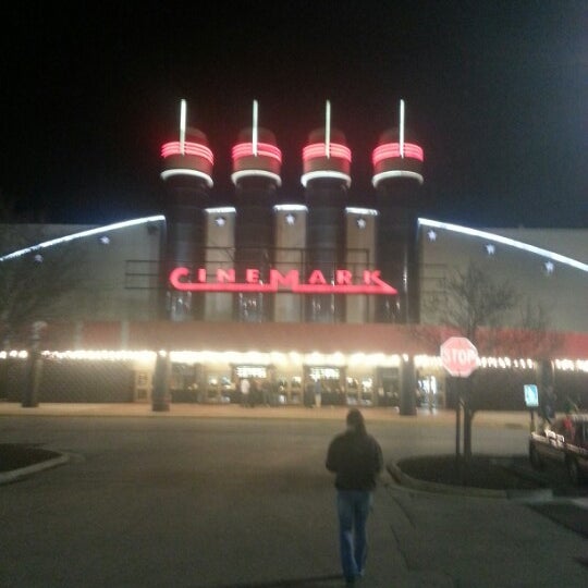 Cinemark Cine en Merriam Town Center