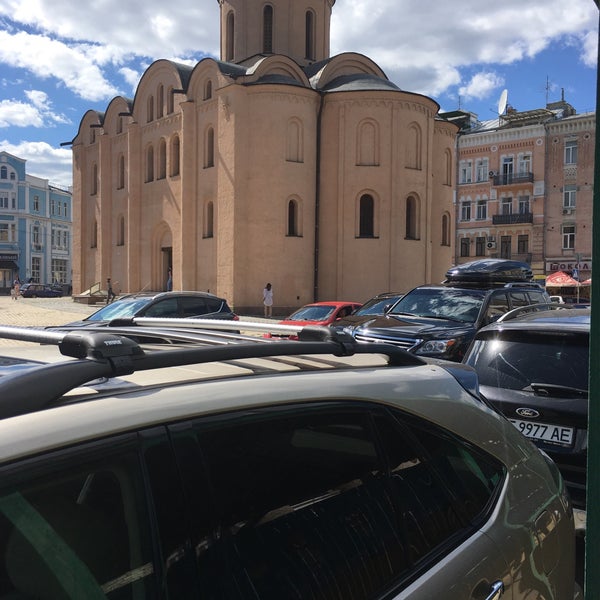 Церковь Богородицы Пирогощи в Киеве