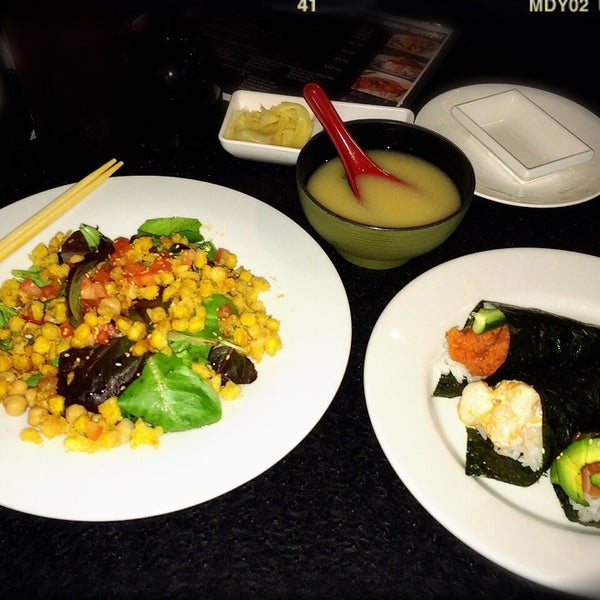 Foto tirada no(a) Oops! Sushi &amp; Sake Bar por iTana em 5/13/2014