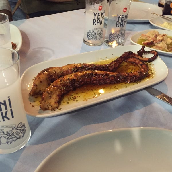 Das Foto wurde bei Giritli Balık Restaurant von Adnan Karanfil N. am 7/17/2016 aufgenommen
