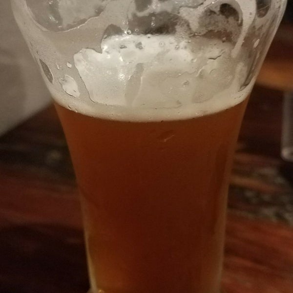 Foto tirada no(a) Nantahala Brewing Taproom &amp; Brewery por Lori V. em 8/13/2019