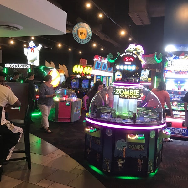 Photo taken at Dave &amp; Buster&#39;s by Stephanie T. on 8/2/2017
