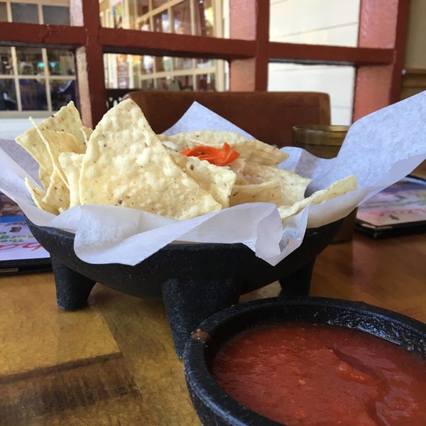 Das Foto wurde bei Esparza&#39;s Restaurante Mexicano von Linda B. am 8/11/2016 aufgenommen