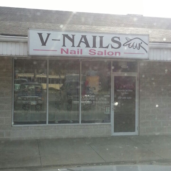 V Nails Nail Salon in East Liverpool