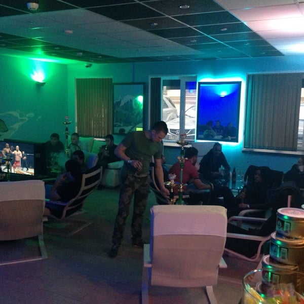 รูปภาพถ่ายที่ Smoke Ocean Lounge โดย 💢Tony Stark . เมื่อ 3/29/2014