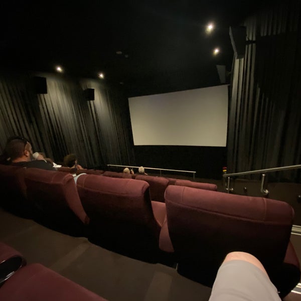 Cameo Cinemas 131 ziyaretçidan 4 tavsiye