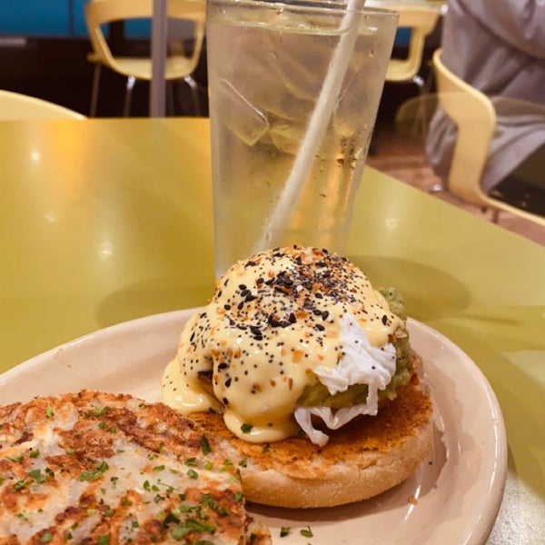 Photo taken at Snooze, an A.M. Eatery by NM on 2/8/2021