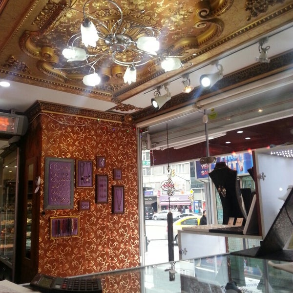 kraliçe takı tasarım (Now Closed) Jewelry Store in Cumhuriyet