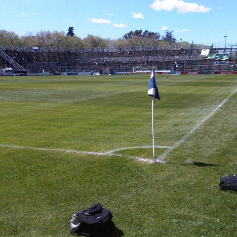 Foto scattata a Estadio Juan Carmelo Zerillo (Club de Gimnasia y Esgrima de La Plata) da Francisco R. il 11/2/2012