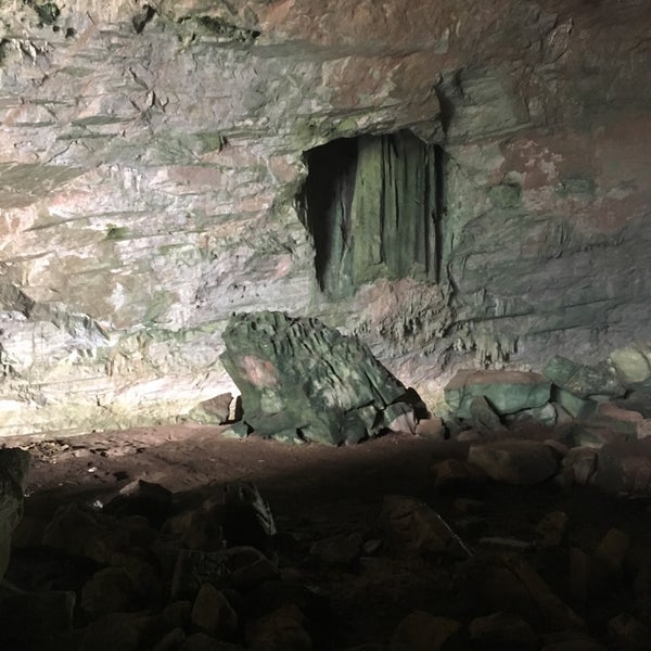 пещера ласко во франции зал быков. дашковская а. туристы в пещере. тхамлуангнангнон пещера 2018. пещера н.