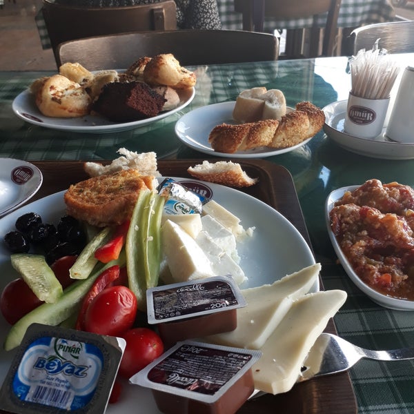 Foto scattata a Ömür Restaurant da Kader il 5/23/2018
