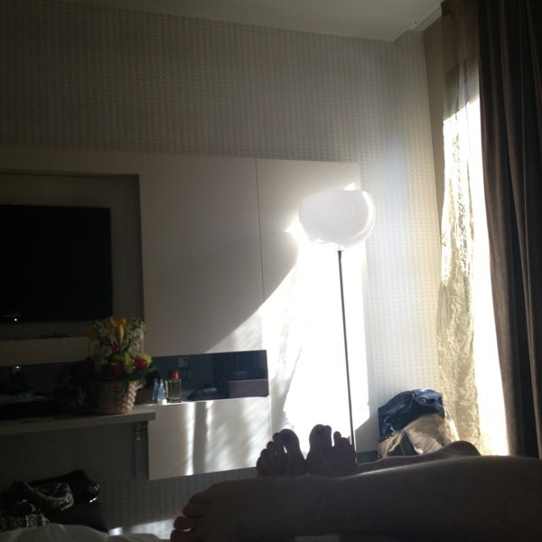 Das Foto wurde bei Hotel Grums Barcelona von ?????? ?. am 3/10/2013 aufgenommen