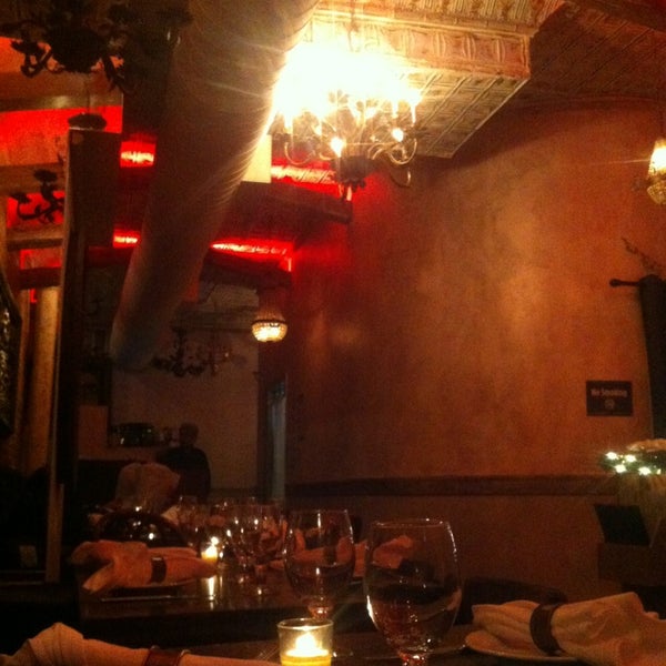 Foto tirada no(a) Asya Indian Restaurant por Lisa S. em 12/25/2012