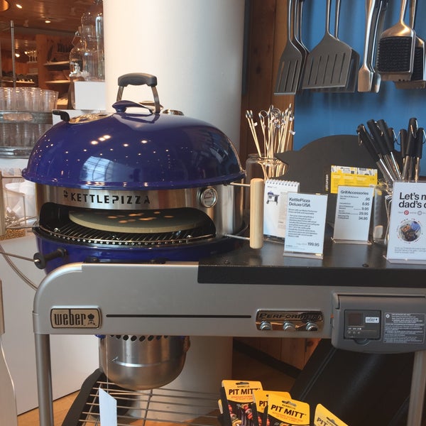 Photo taken at Crate &amp; Barrel by J michael S. on 5/12/2018