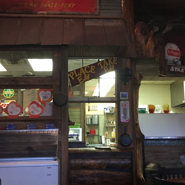 Foto tirada no(a) Daniel Boone&#39;s Grill &amp; Tavern por J michael S. em 9/20/2017