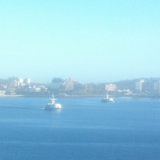 Foto diambil di Halifax Marriott Harbourfront Hotel oleh Peter d. pada 11/22/2012