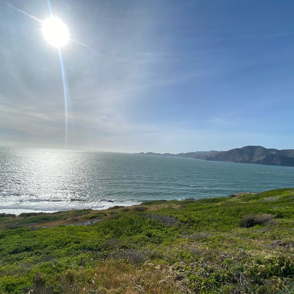 รูปภาพถ่ายที่ Golden Gate Overlook โดย Richie B. เมื่อ 4/11/2022